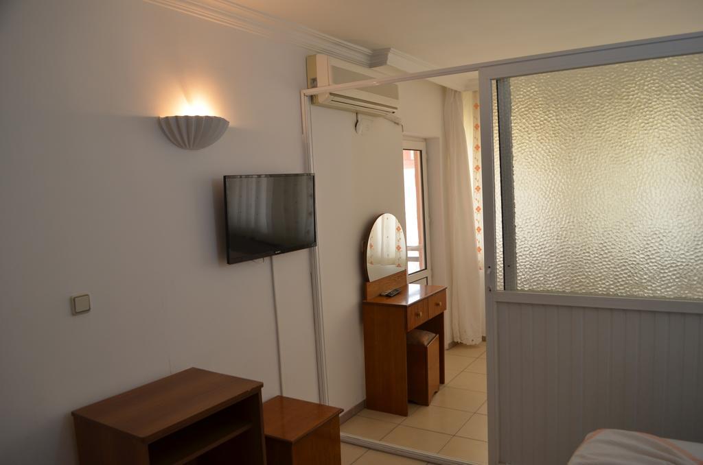 Hotel Prens Yildiz Ayvalik Exterior photo