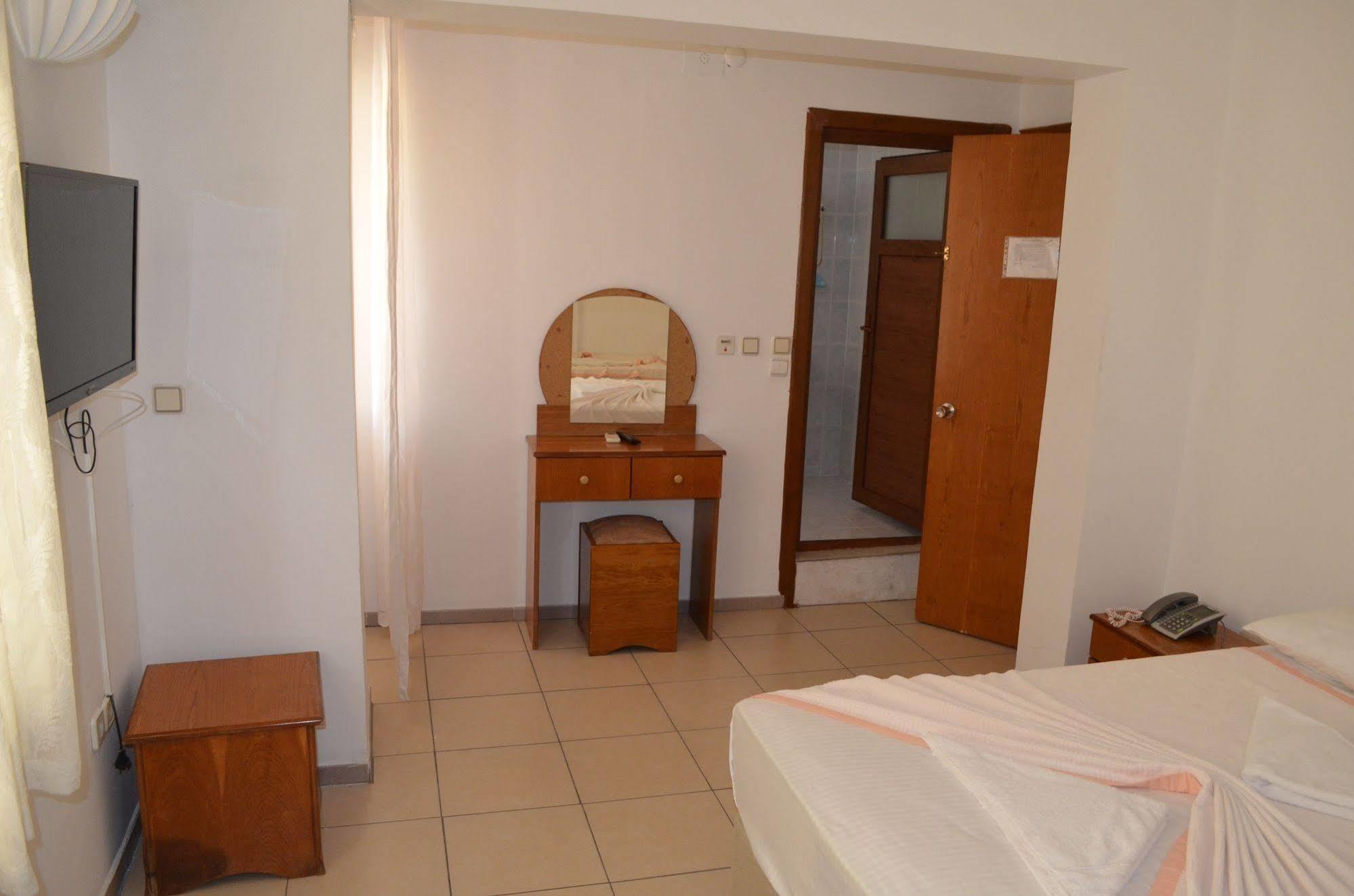Hotel Prens Yildiz Ayvalik Exterior photo
