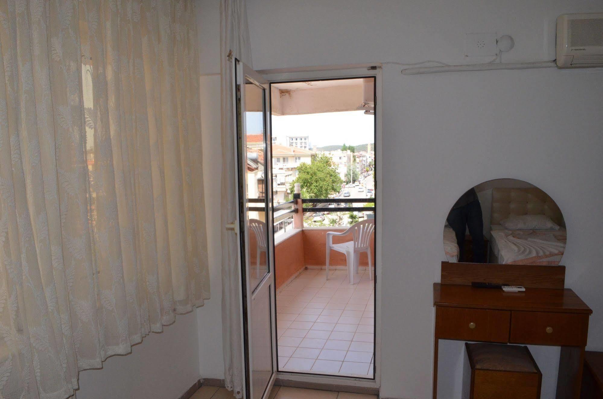 Hotel Prens Yildiz Ayvalik Exterior photo