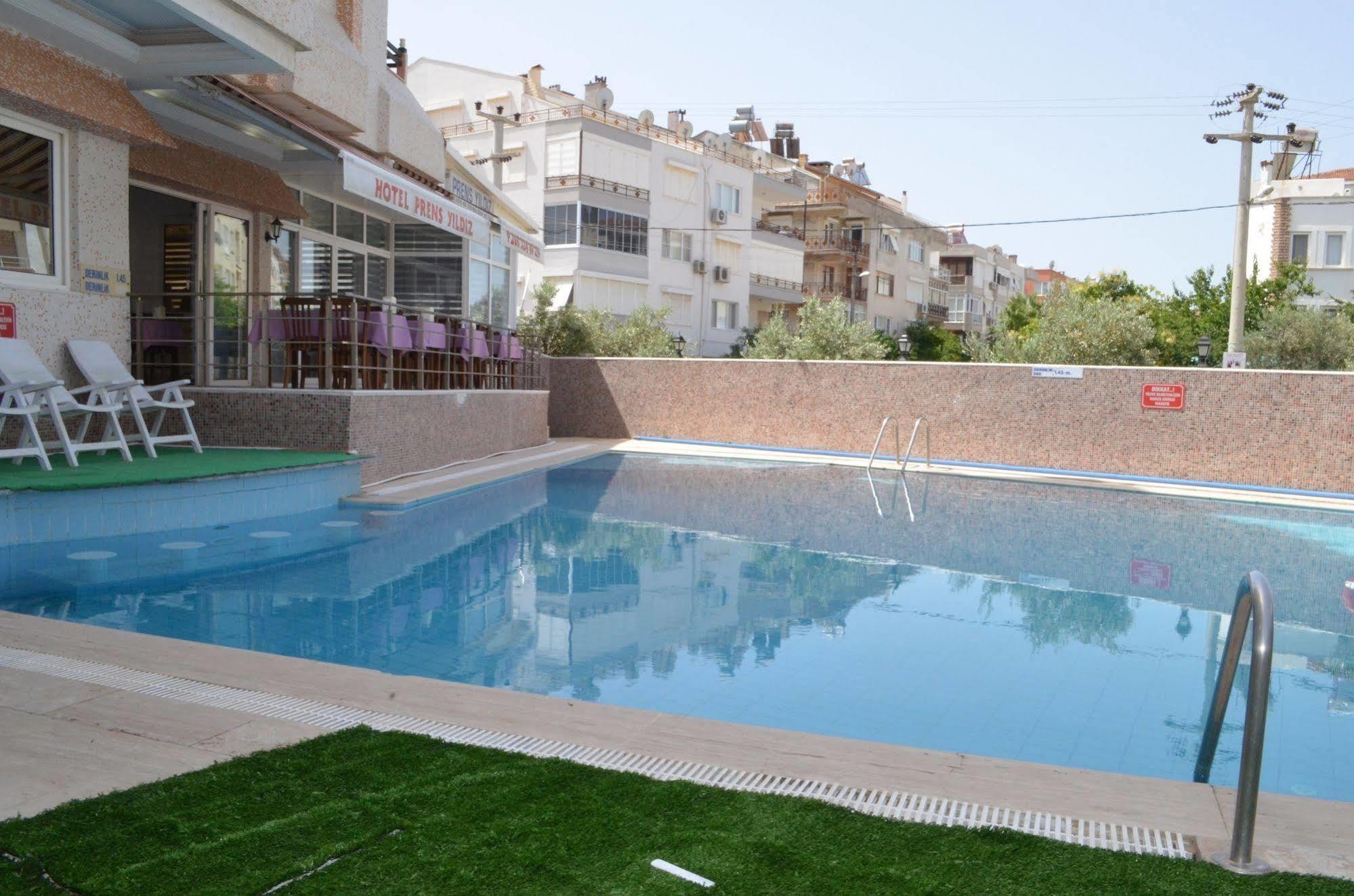 Hotel Prens Yildiz Ayvalik Exterior photo